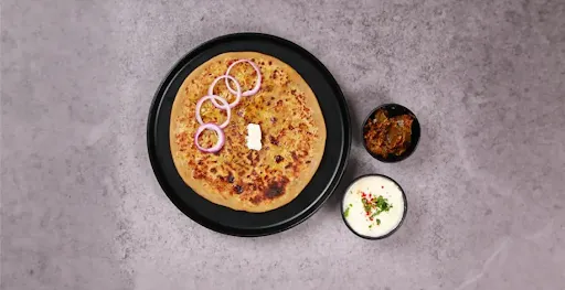 Pyaaz Lal Mirchi Paratha