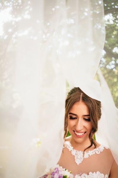 Fotógrafo de casamento Vasil Turyanin (vasylturianyn). Foto de 10 de dezembro 2019