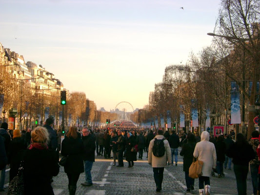 Champs Elysées di VV