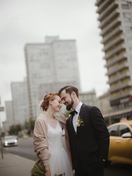 Wedding photographer Arina Miloserdova (miloserdovaarin). Photo of 24 August 2019