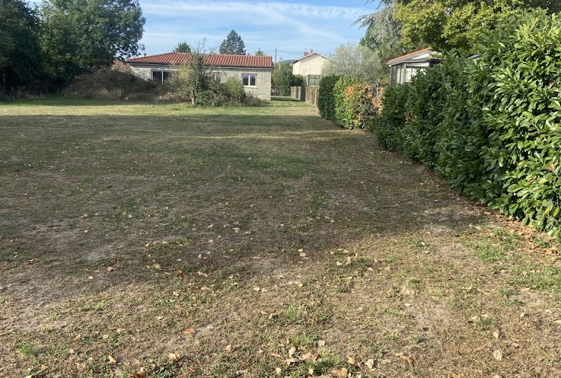  Vente Terrain à bâtir - 930m² à Saint-Romain-le-Puy (42610) 