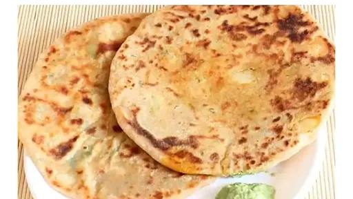 Aloo Paneer Paratha [Serves 1]