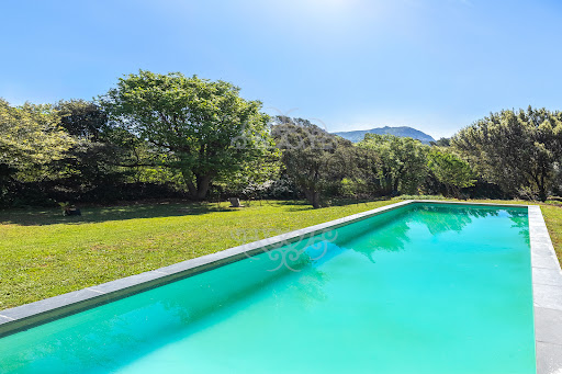 House with pool and garden 4