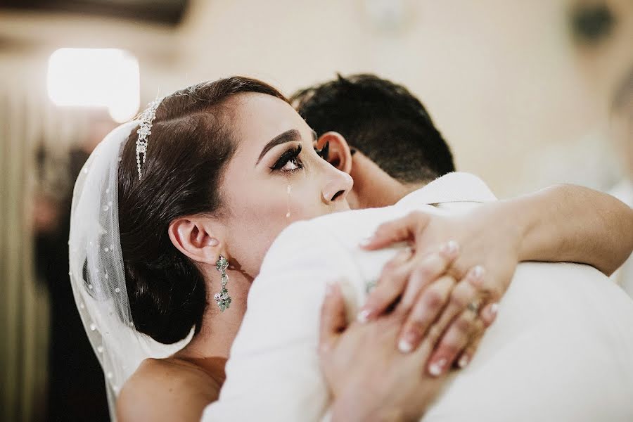 Fotografo di matrimoni Roberto Torres (torresayora). Foto del 13 marzo 2018