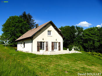 maison à Uzemain (88)