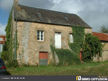 maison à Saint-Calais-du-Désert (53)