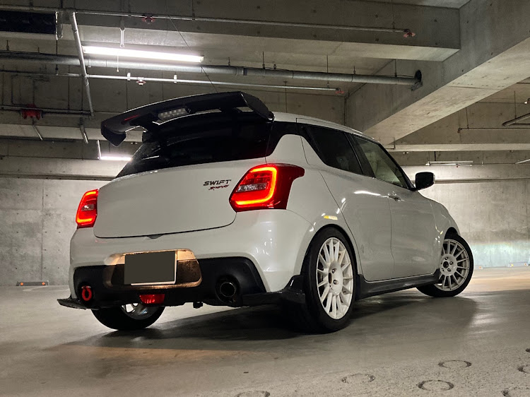 スイフトスポーツのスイフトスポーツ・zc33s・モンスター東名横浜・モンスタースポーツ・バックショットに関するカスタム事例の投稿画像1枚目