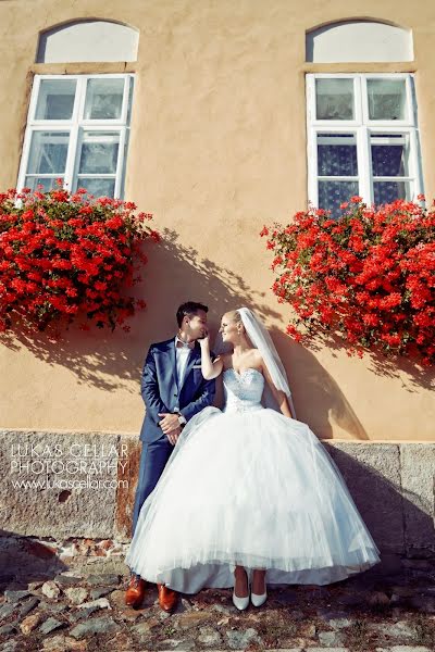 Fotógrafo de casamento Lukas Cellar (cellarlukas). Foto de 8 de abril 2019