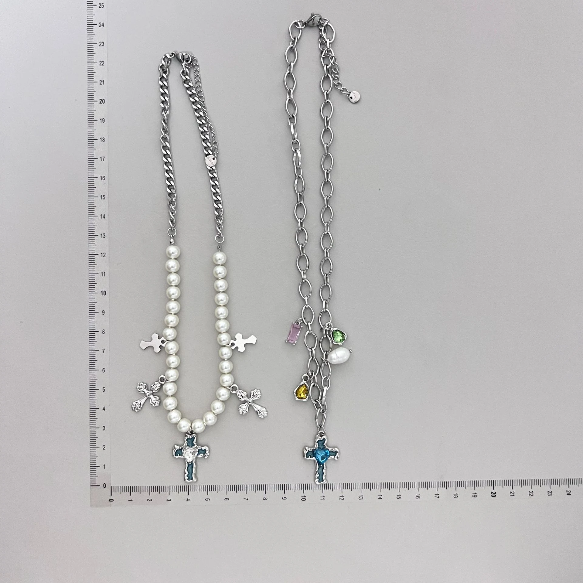 Title 1, Collana da donna con design a croce di alta qua...