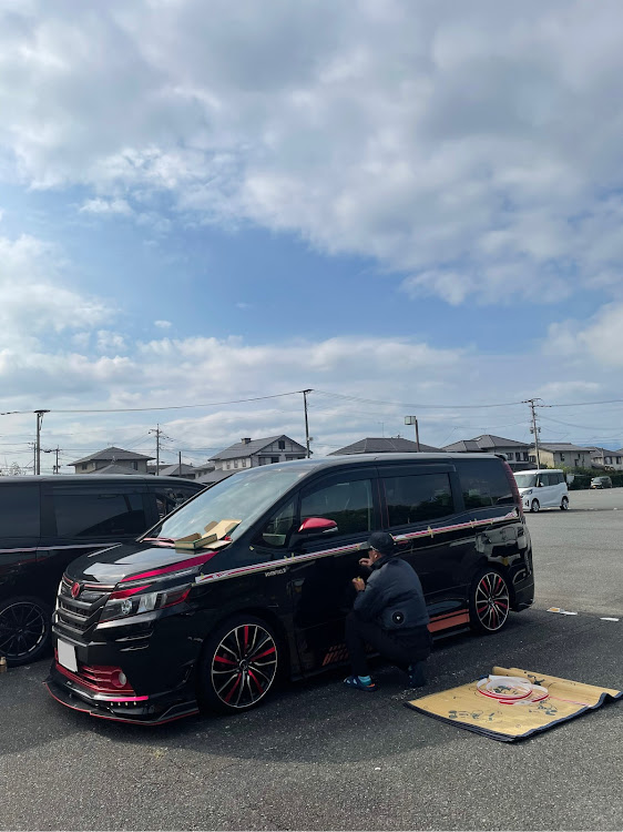 ヴォクシーのケンさんピンスト施工・お疲れ様でした・ボンスト・オリジナル・まだまだ考えてます（笑）に関するカスタム事例の投稿画像2枚目