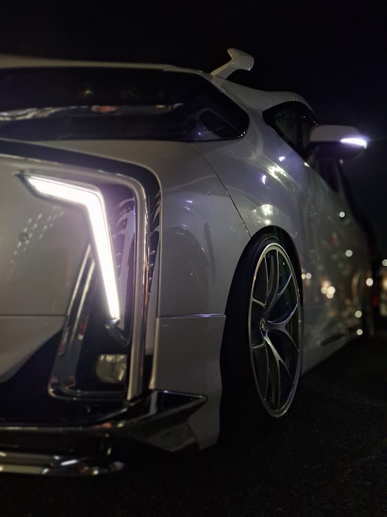 スイフトスポーツのマジックアワーと愛車・need for swift・アルヴェル・CTのみなさんに感謝・世界平和を願いますに関するカスタム事例の投稿画像6枚目