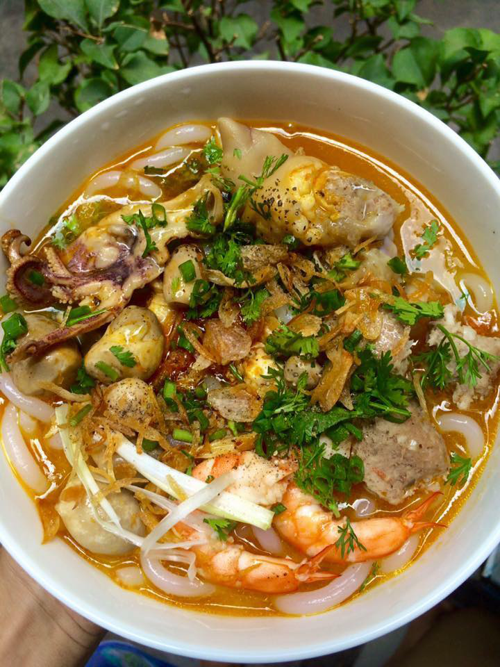 Bánh canh ghẹ ngon cho bữa sáng cuối tuần đủ dinh dưỡng