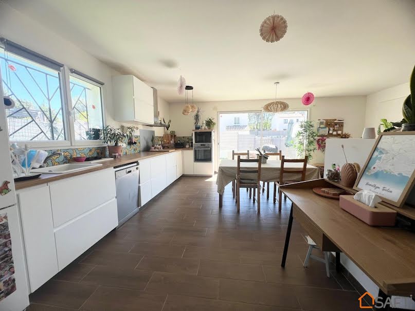 Vente maison 5 pièces 89 m² à Rocbaron (83136), 362 000 €