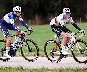 📷 Remco Evenepoel showt nieuwe aanwinst vol trots