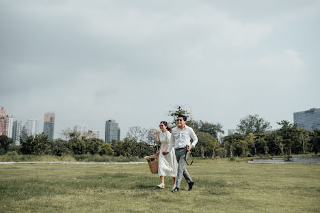 Wedding photographer Tanut Premanupan (walkwedding). Photo of 23 December 2023