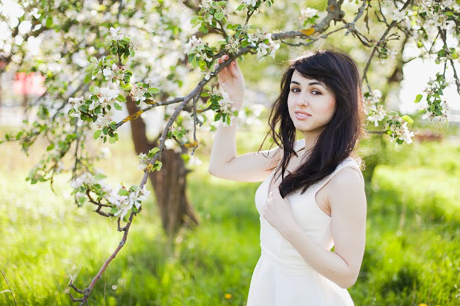 Wedding photographer Kaleriya Petrovskaya (lira192021). Photo of 15 May 2015