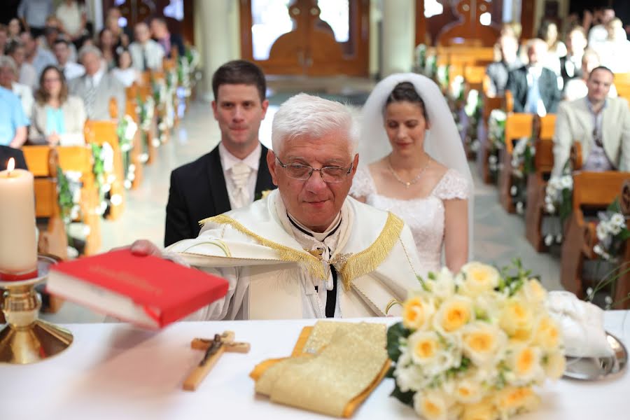 Fotógrafo de casamento Zoltán Füzesi (moksaphoto). Foto de 9 de julho 2015