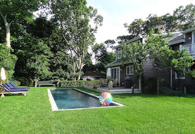 House with pool and garden 2