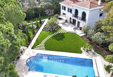 Villa with pool 16