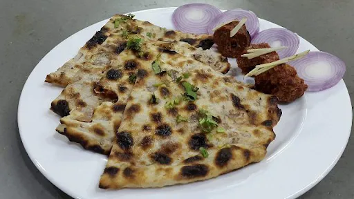 Mutton Keema Naan With Curry