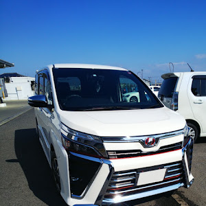 ヴォクシー ZRR80W