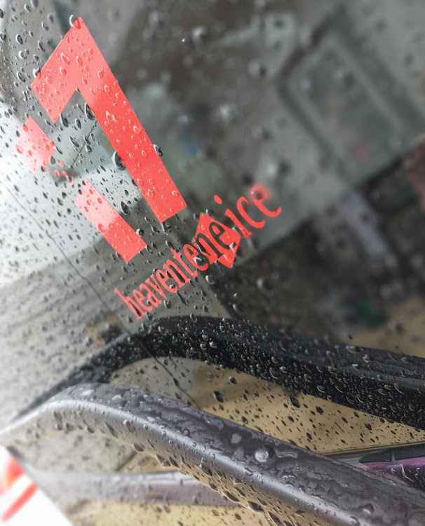 スイフトスポーツの7th heavenの堕天使・JPF clean project・茄子の親方に感謝・ここから本番・廃業から開業に関するカスタム事例の投稿画像4枚目