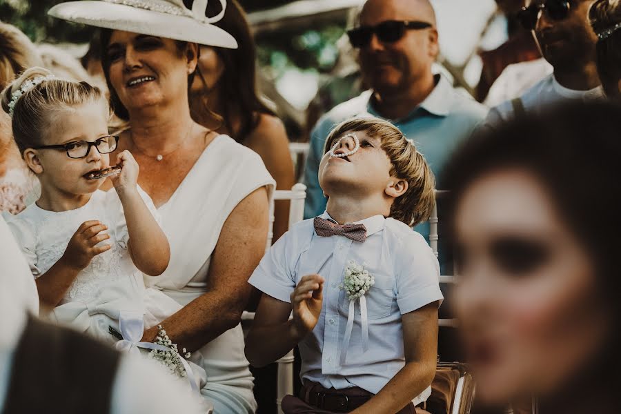 Fotografo di matrimoni Roberto De Riccardis (robertodericcar). Foto del 24 aprile 2020