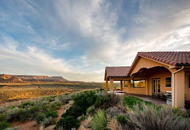 House with terrace 2