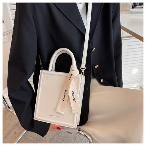 Title 6, Ladies Fashion High-End Messenger Bag Stylish ...