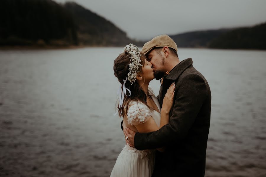 Fotógrafo de casamento Rares Patriche (rarespatriche). Foto de 12 de outubro 2023