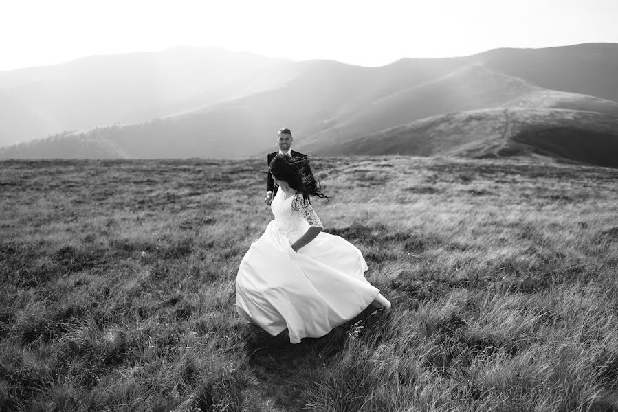 Fotógrafo de casamento Yulya Duplika (jylija555). Foto de 24 de outubro 2017