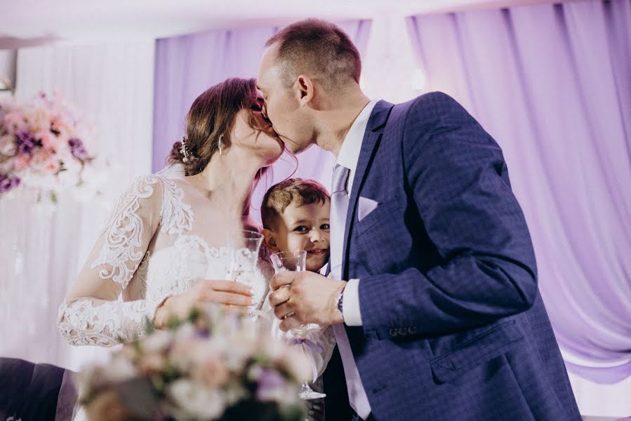 Fotógrafo de casamento Yulya Plisyuk (juliaplysiuk). Foto de 16 de março 2019