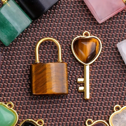 Title 5, Gold Love Key Heart Lock Pendant Suit perfect f...