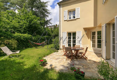 House with garden and terrace 2