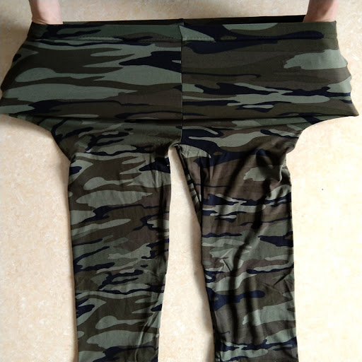 Title 5, Summer Military Camouflage Print Cropped Leggings