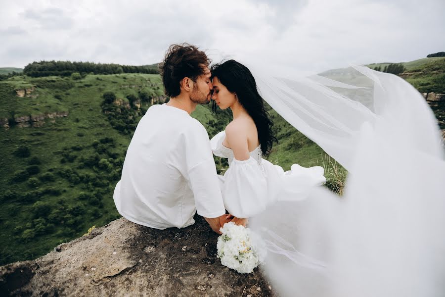 Fotografo di matrimoni Yulya Vlasova (vlasovaulia). Foto del 15 agosto 2023