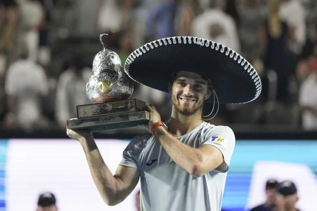 Mahač osvojio trofej u Akapulku, prvu ATP titulu u karijeri