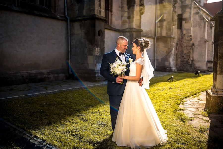 Fotografo di matrimoni Claudiu Mercurean (mercureanclaudiu). Foto del 11 maggio 2018