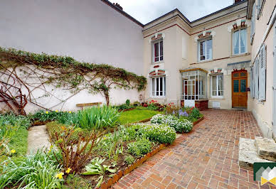 Maison avec jardin 6