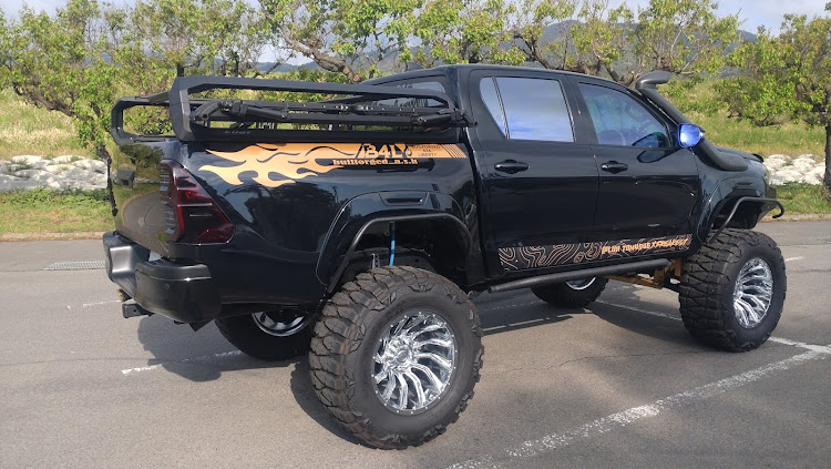 まっきー。ステッカー作りますさんが投稿したM_WorkShop・#サイドデカール・ステッカー・ワンオフ・HILUXに関するカスタム事例の投稿画像1枚目