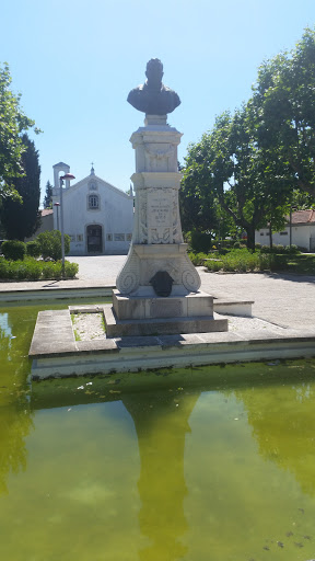 Busto De José Maria Dos Santos