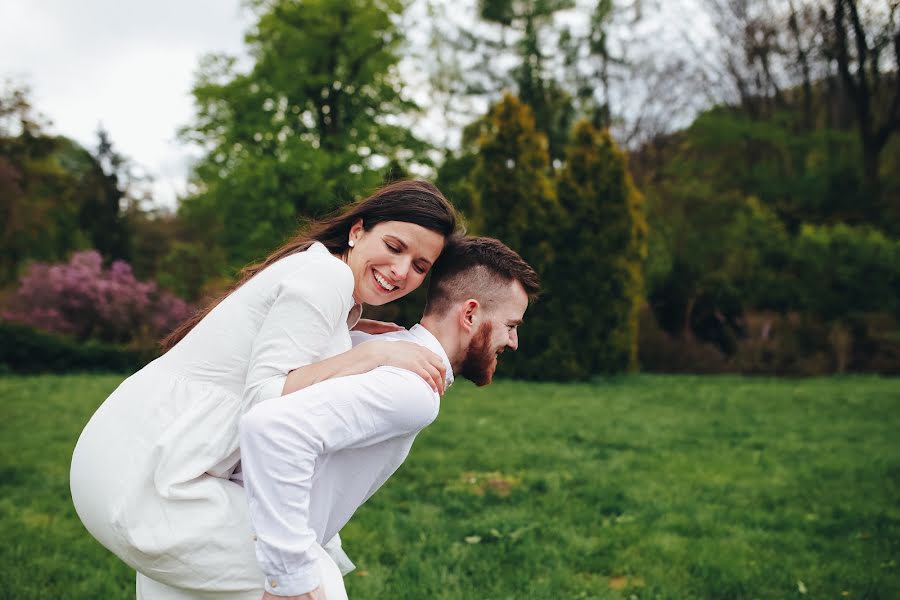 Wedding photographer Oksana Zagrodska (oksana2019). Photo of 9 May 2019