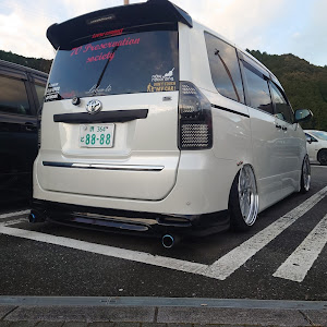 ノア ZRR70W