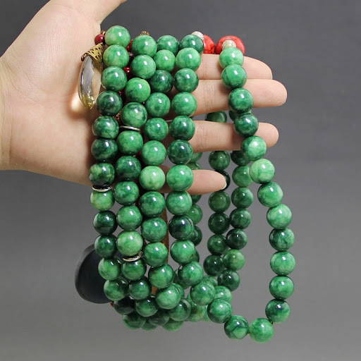 Title 3, Jade de pierre précieuse