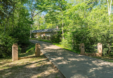 House with garden 7