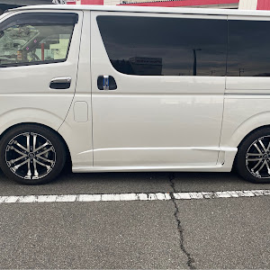 ハイエースバン TRH200V