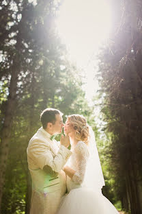 Fotógrafo de casamento Vasiliy Kovalev (kovalevphoto). Foto de 1 de dezembro 2015