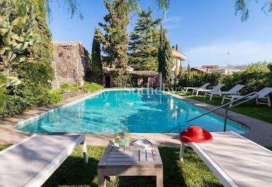 Villa avec piscine et jardin 4