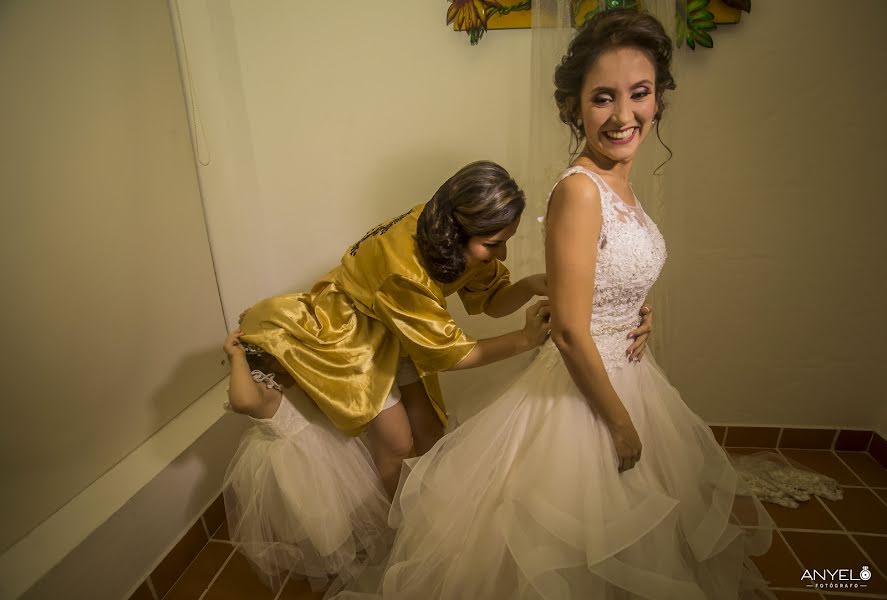 Fotografo di matrimoni Anyelo Cardona (anyelocardona). Foto del 3 settembre 2019