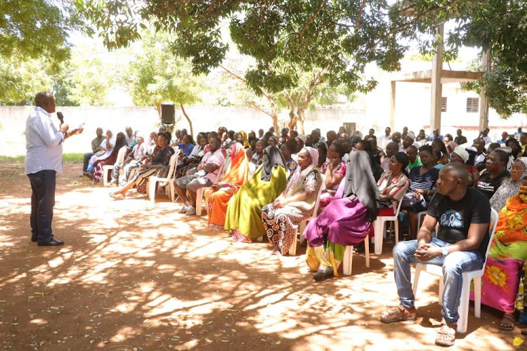 Kwale Deputy Governor Chirema Kombo address Ukunda parents in Msambweni sub-county on Saturday, October 8, 2022.